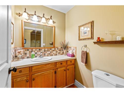 3982 48Th Street, Creston, BC - Indoor Photo Showing Bathroom