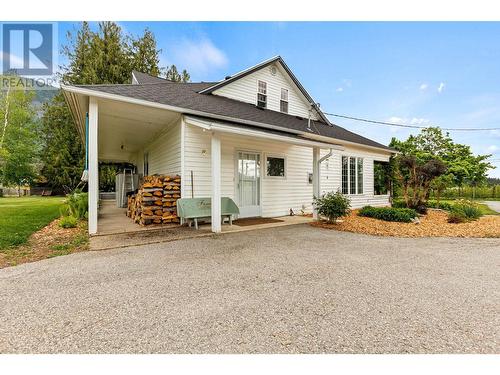 3982 48Th  Street, Creston, BC - Outdoor