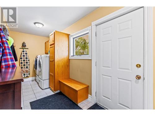 3982 48Th  Street, Creston, BC - Indoor Photo Showing Laundry Room