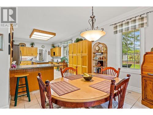 3982 48Th  Street, Creston, BC - Indoor Photo Showing Dining Room