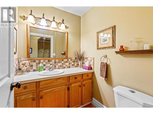 3982 48Th  Street, Creston, BC - Indoor Photo Showing Bathroom