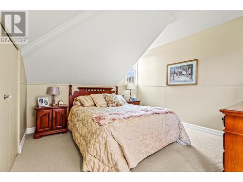 3982 48Th  Street, Creston, BC - Indoor Photo Showing Bedroom