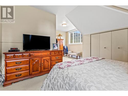 3982 48Th  Street, Creston, BC - Indoor Photo Showing Bedroom