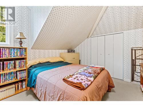 3982 48Th  Street, Creston, BC - Indoor Photo Showing Bedroom