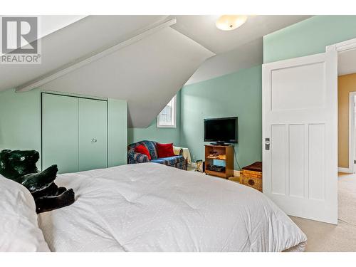 3982 48Th  Street, Creston, BC - Indoor Photo Showing Bedroom