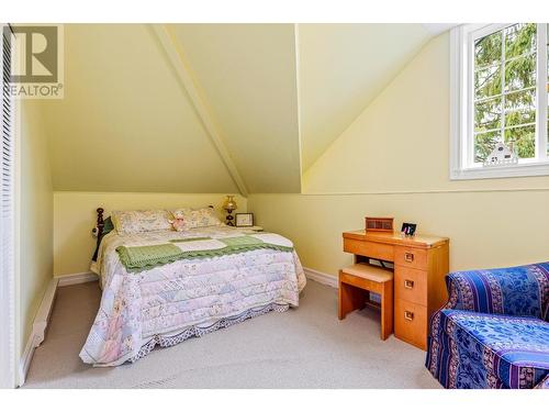 3982 48Th  Street, Creston, BC - Indoor Photo Showing Bedroom