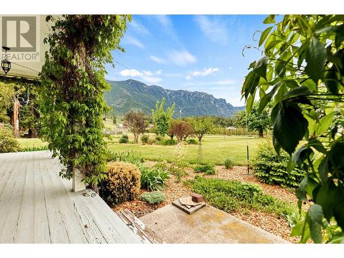 3982 48Th  Street, Creston, BC - Outdoor