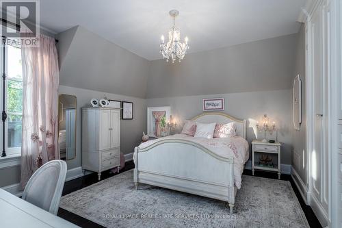 43 Kingsway Crescent, Toronto, ON - Indoor Photo Showing Bedroom