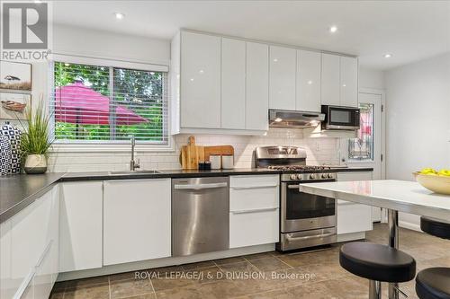 43 Clearside Place, Toronto, ON - Indoor Photo Showing Kitchen With Upgraded Kitchen