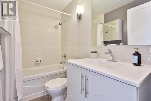 3506 - 120 Homewood Avenue, Toronto, ON - Indoor Photo Showing Bathroom