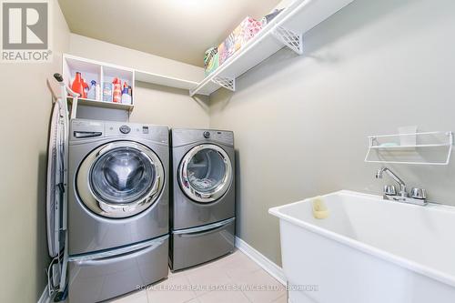 1089 Knotty Pine Grove, Mississauga, ON - Indoor Photo Showing Laundry Room