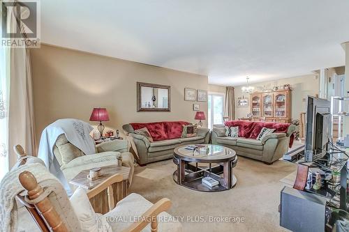 2174 Herridge Drive, Mississauga, ON - Indoor Photo Showing Living Room
