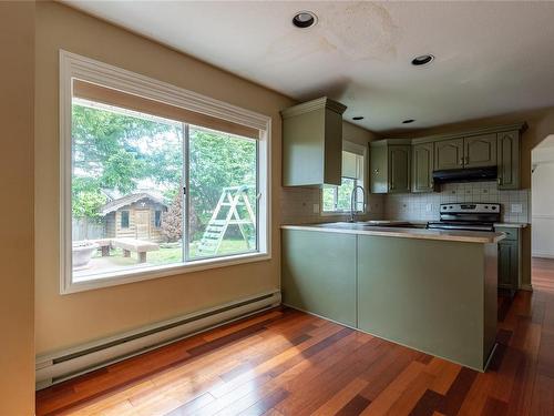 1123 Zeballos Dr, Courtenay, BC - Indoor Photo Showing Kitchen