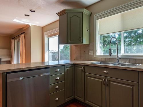 1123 Zeballos Dr, Courtenay, BC - Indoor Photo Showing Kitchen With Double Sink