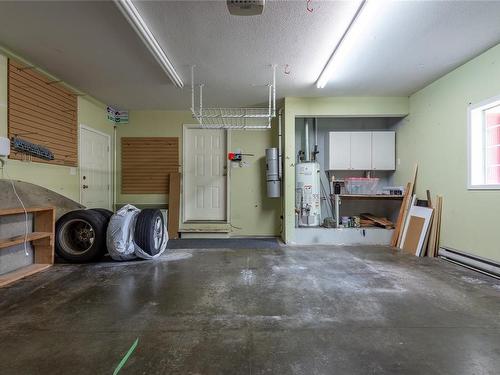 1123 Zeballos Dr, Courtenay, BC - Indoor Photo Showing Garage