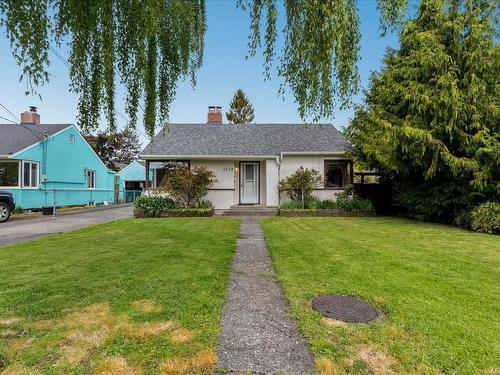 1626 Oakland Ave, Victoria, BC - Outdoor