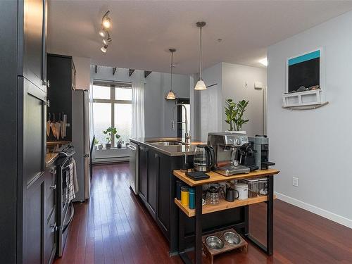 114-555 Franklyn St, Nanaimo, BC - Indoor Photo Showing Kitchen With Upgraded Kitchen