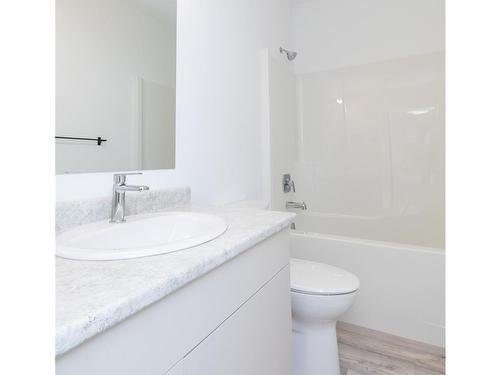 4557 Suncrest Rd, Nanaimo, BC - Indoor Photo Showing Bathroom
