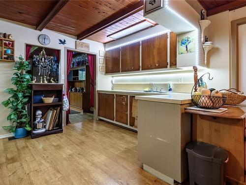 1965 Piercy Ave, Courtenay, BC - Indoor