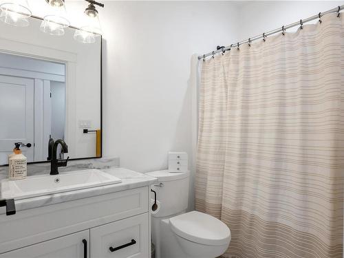 782 Salal St, Campbell River, BC - Indoor Photo Showing Bathroom