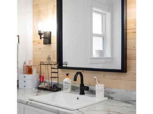 782 Salal St, Campbell River, BC - Indoor Photo Showing Bathroom