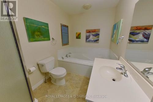 310 - 1742 Ravenwood Drive, Peterborough, ON - Indoor Photo Showing Bathroom