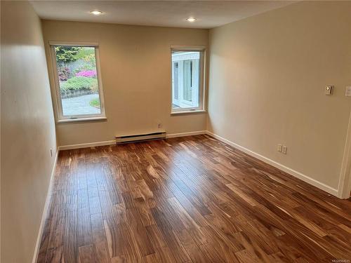 264 Elm Ave, Qualicum Beach, BC - Indoor Photo Showing Other Room