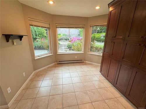 264 Elm Ave, Qualicum Beach, BC - Indoor Photo Showing Other Room