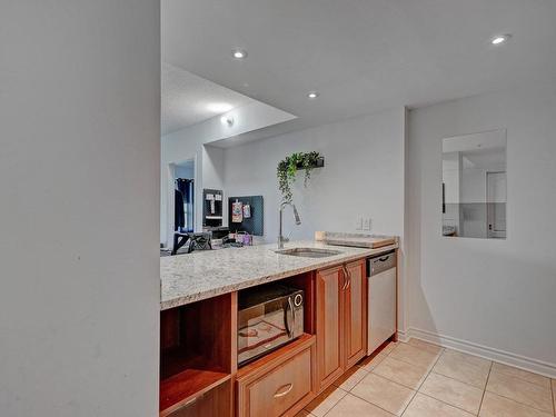 Kitchen - 308-7620 Boul. Marie-Victorin, Brossard, QC - Indoor Photo Showing Kitchen