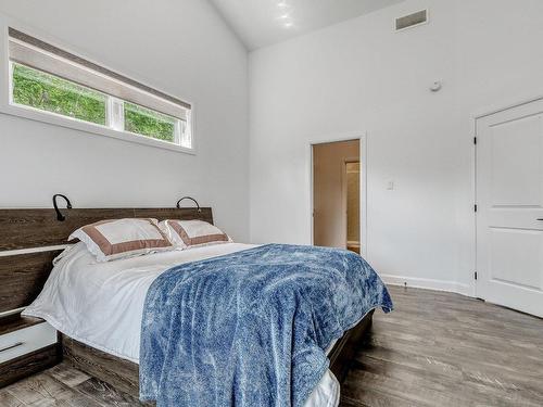 Master bedroom - A-270 Ch. H.-Zurenski, Val-Des-Monts, QC - Indoor Photo Showing Bedroom