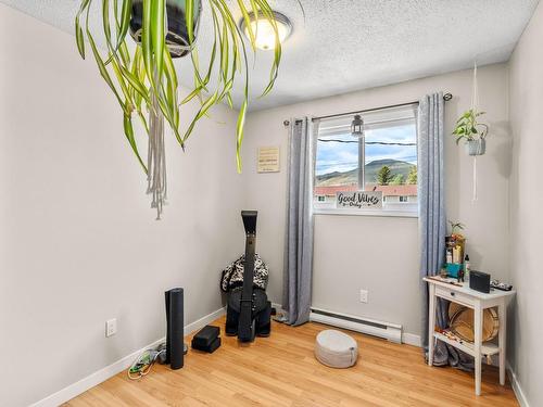 40-1697 Greenfield Ave, Kamloops, BC - Indoor Photo Showing Other Room