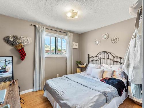 40-1697 Greenfield Ave, Kamloops, BC - Indoor Photo Showing Bedroom