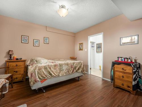 211-825 Hill Street, Ashcroft, BC - Indoor Photo Showing Bedroom