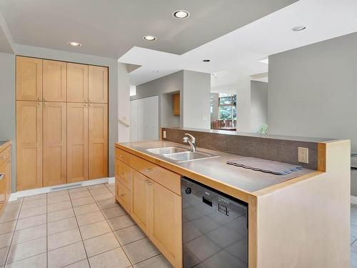 1944 The Pinnacles, Kamloops, BC - Indoor Photo Showing Kitchen With Double Sink