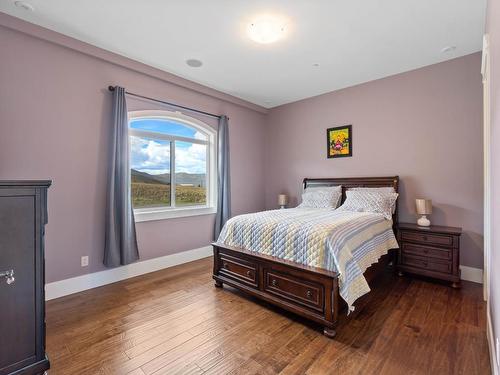 6240 Trans Canada Highway, Kamloops, BC - Indoor Photo Showing Bedroom