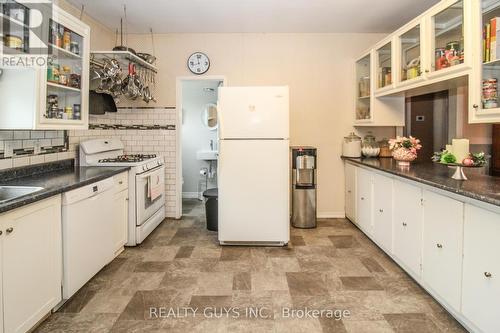 99 Pontypool Road, Kawartha Lakes, ON - Indoor Photo Showing Kitchen