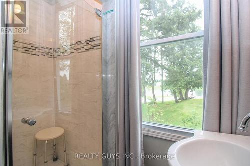 99 Pontypool Road, Kawartha Lakes, ON - Indoor Photo Showing Bathroom