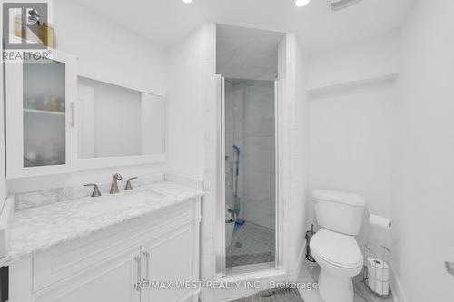 759 Essa Road, Barrie, ON - Indoor Photo Showing Bathroom