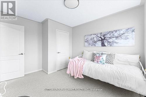 18 Cloverlawn Street, Brampton, ON - Indoor Photo Showing Bedroom