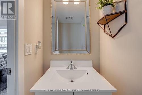 512 - 155 Legion Road N, Toronto, ON - Indoor Photo Showing Bathroom