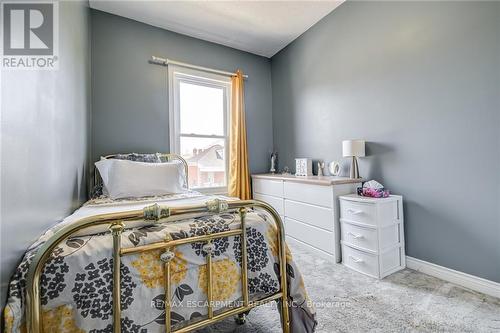 51 Tisdale Street N, Hamilton, ON - Indoor Photo Showing Bedroom