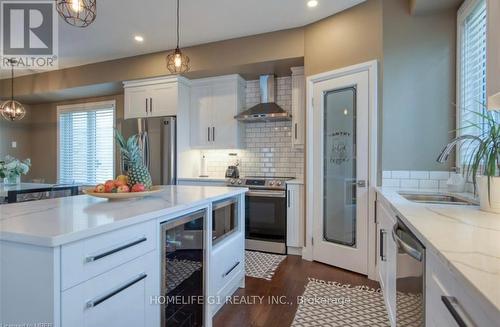 22 Erbsville Court, Waterloo, ON - Indoor Photo Showing Kitchen With Upgraded Kitchen