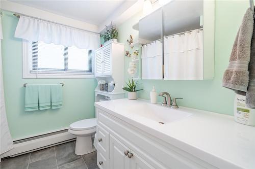 6607 Ellis Road, Cambridge, ON - Indoor Photo Showing Bathroom