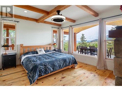 2078 Huckleberry Road, Kelowna, BC - Indoor Photo Showing Bedroom