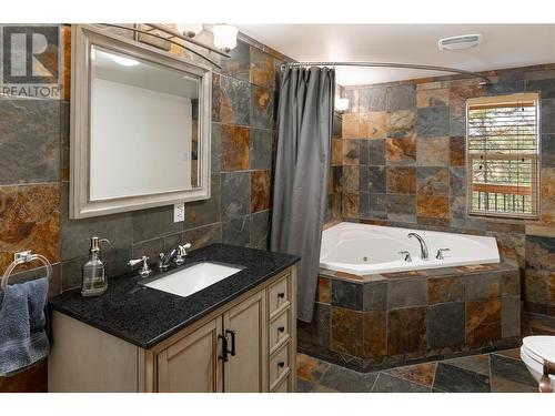 2078 Huckleberry Road, Kelowna, BC - Indoor Photo Showing Bathroom
