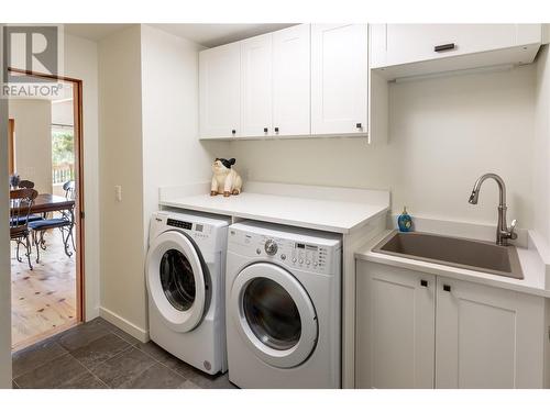 2078 Huckleberry Road, Kelowna, BC - Indoor Photo Showing Laundry Room
