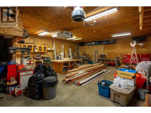 2078 Huckleberry Road, Kelowna, BC - Indoor Photo Showing Garage