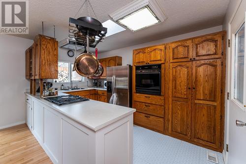 7946 St John Crescent, Prince George, BC - Indoor Photo Showing Kitchen