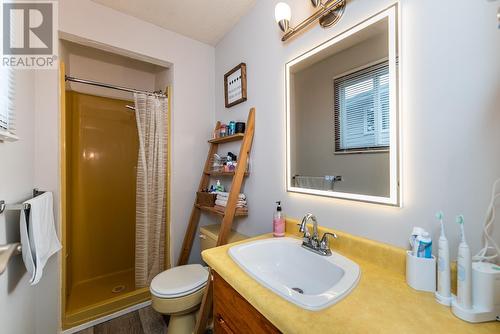 7946 St John Crescent, Prince George, BC - Indoor Photo Showing Bathroom