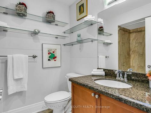 307 Woodmount Ave, Toronto, ON - Indoor Photo Showing Bathroom